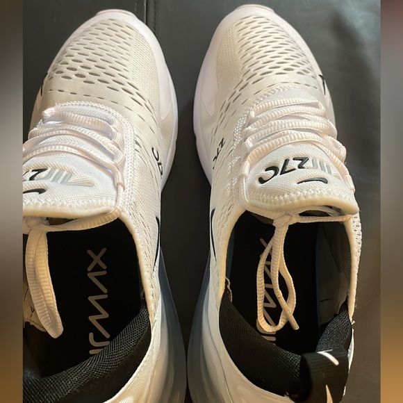 Nike Air max 270 white size 10 never worn - Picture 2 of 4